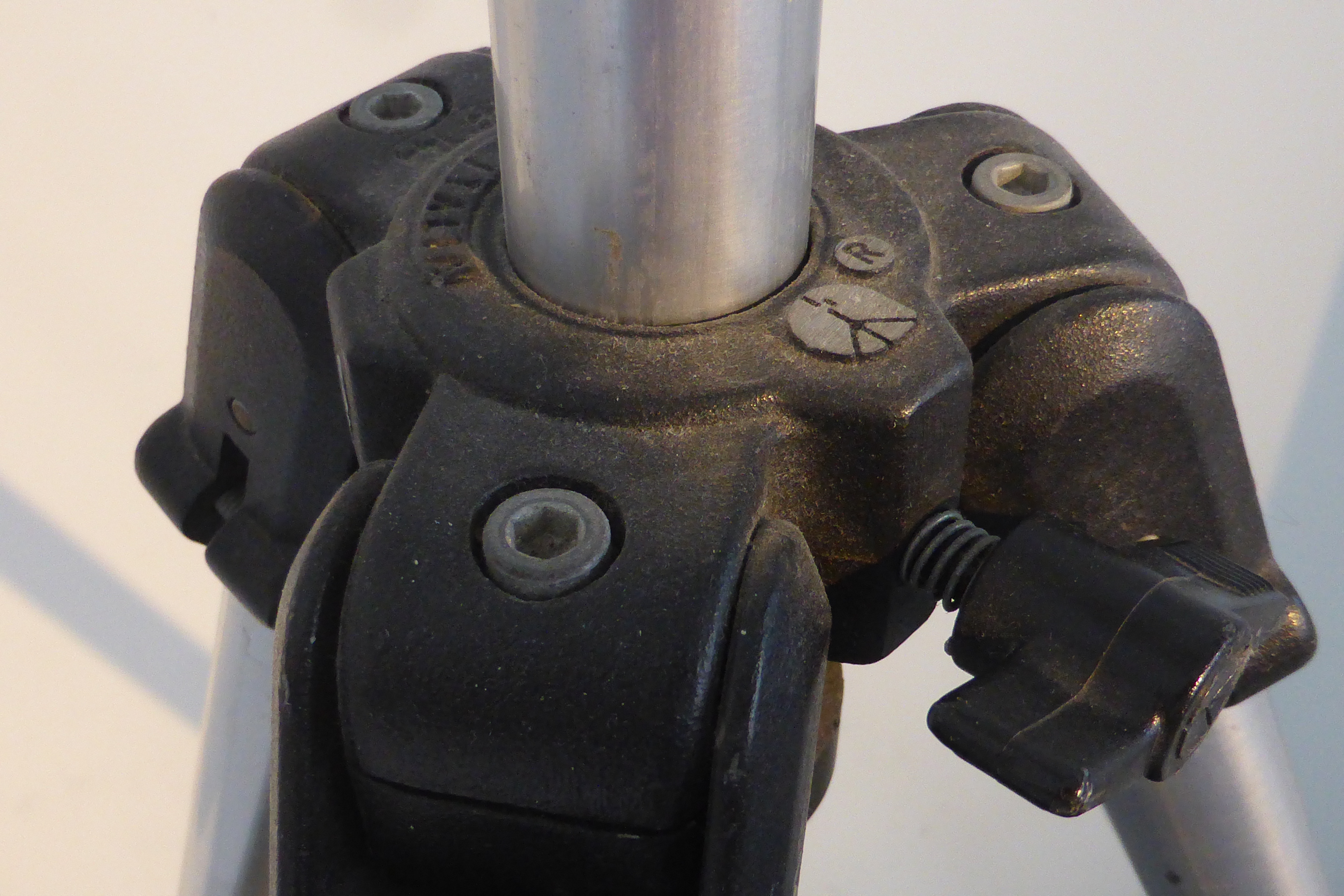 Manfrotto Pro Video Tripod - 144 Legs & 141RC Head 25th Anniversary Edn. - Image 7