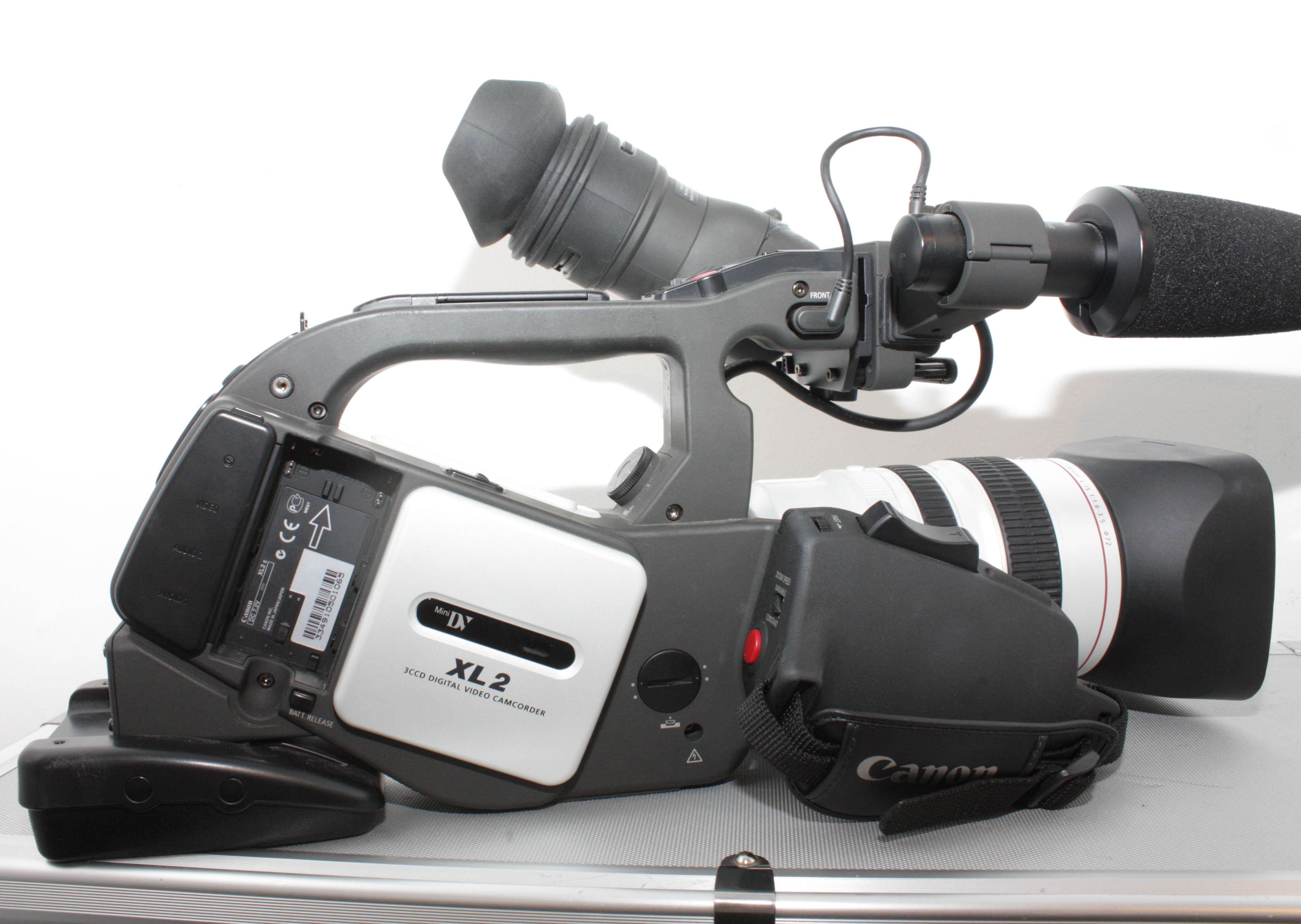 Canon XL2 E Mini DV Camcorder, with 5.4-108mm Lens - Fully Working - Image 4