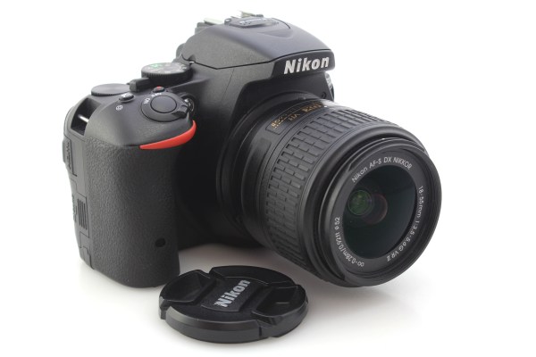 Nikon D5500 Camera With 18-55mm VR Lens, Charger and Strap for Nikon DX and FX lenses