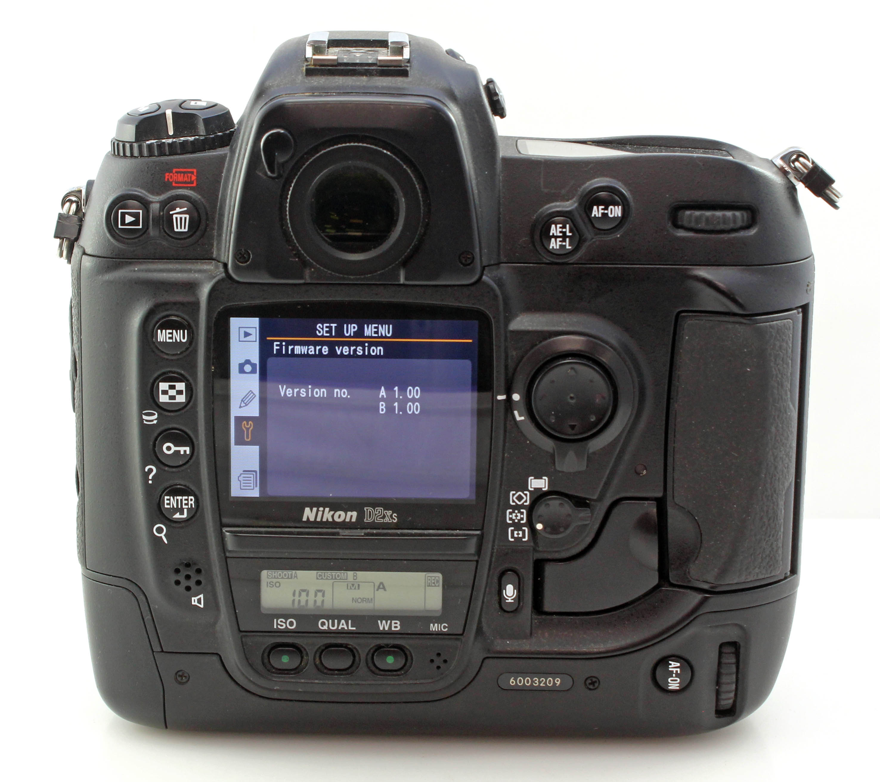 Nikon D2xs 12.4MP DX (Cropped Sensor) Digital Camera Body w Strap MH21 charger & Cap - Image 4