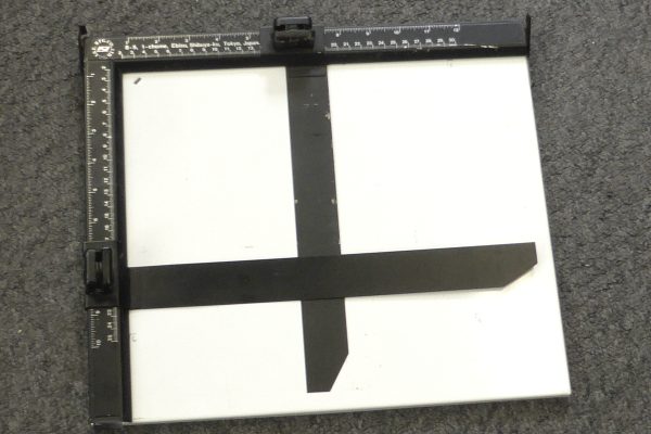 Japanese ISE Masking Frame 2-Blade Print Easel - Up to 12x10" Image size