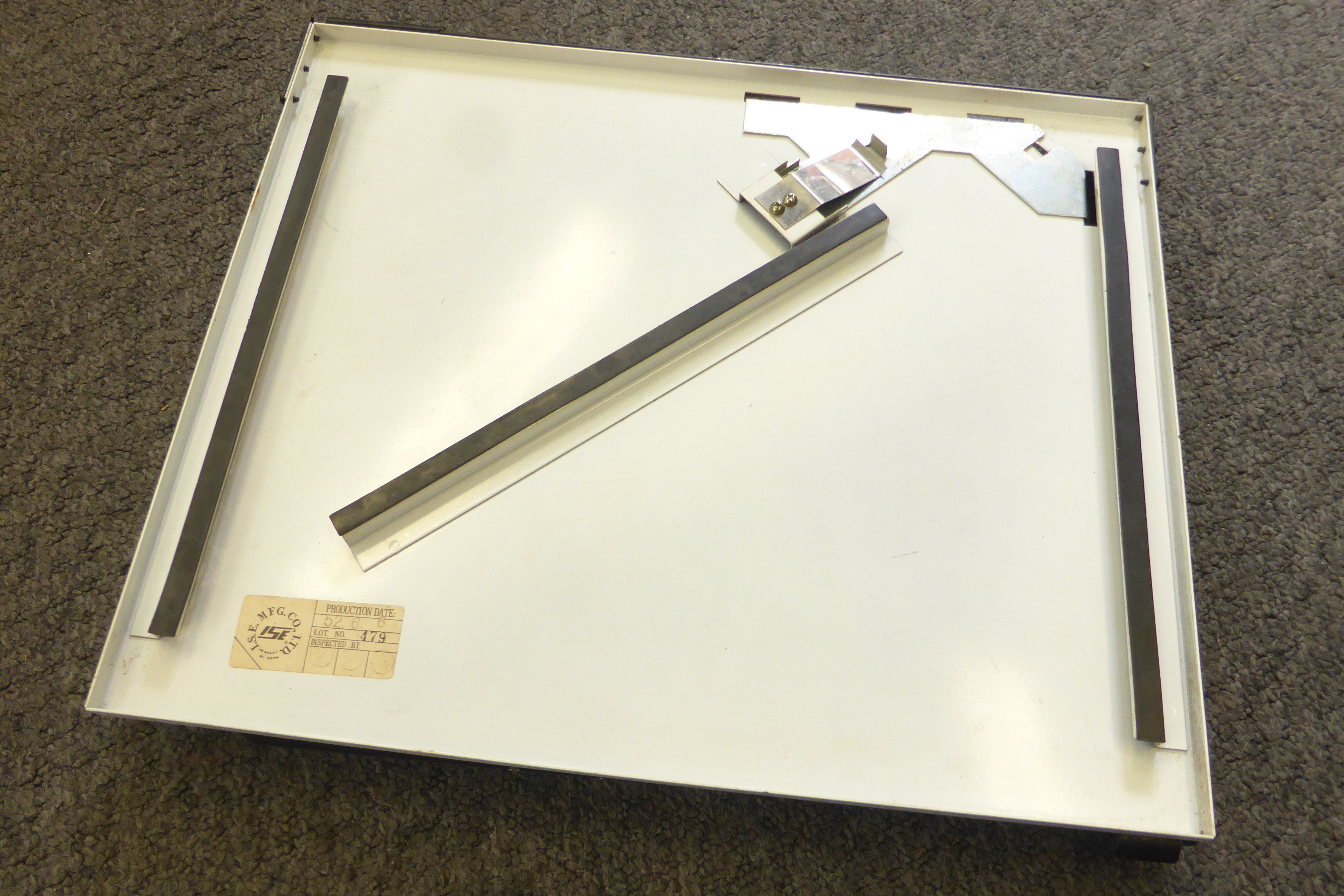 Japanese ISE Masking Frame 2-Blade Print Easel - Up to 12x10" Image size - Image 8