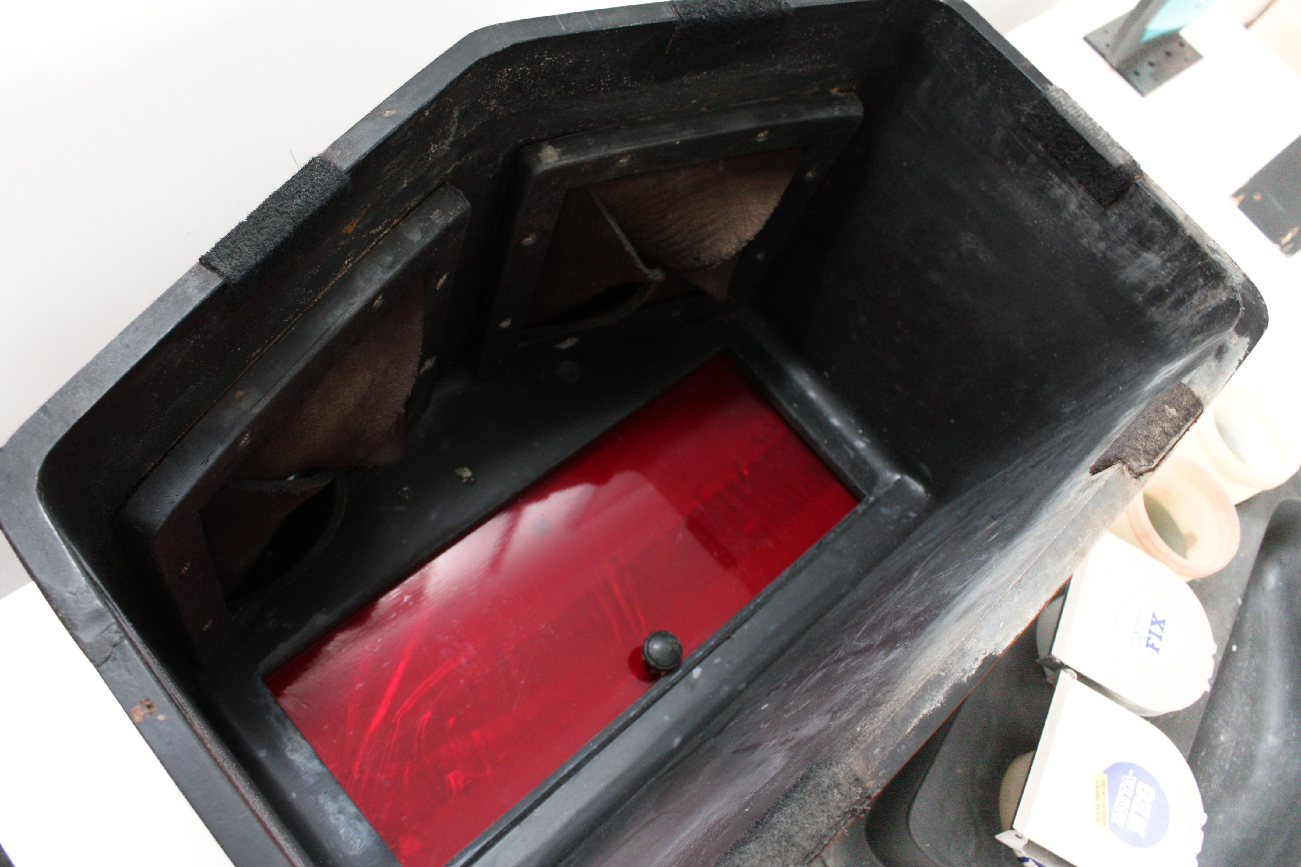 Insta-Veloper Portable Darkroom for X-Ray Film / Large Format Orthochromatic - Image 3