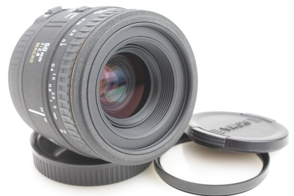 Sigma 50mm f/2.8 DG 1:1 Macro Prime Lens in Canon EF EOS mount