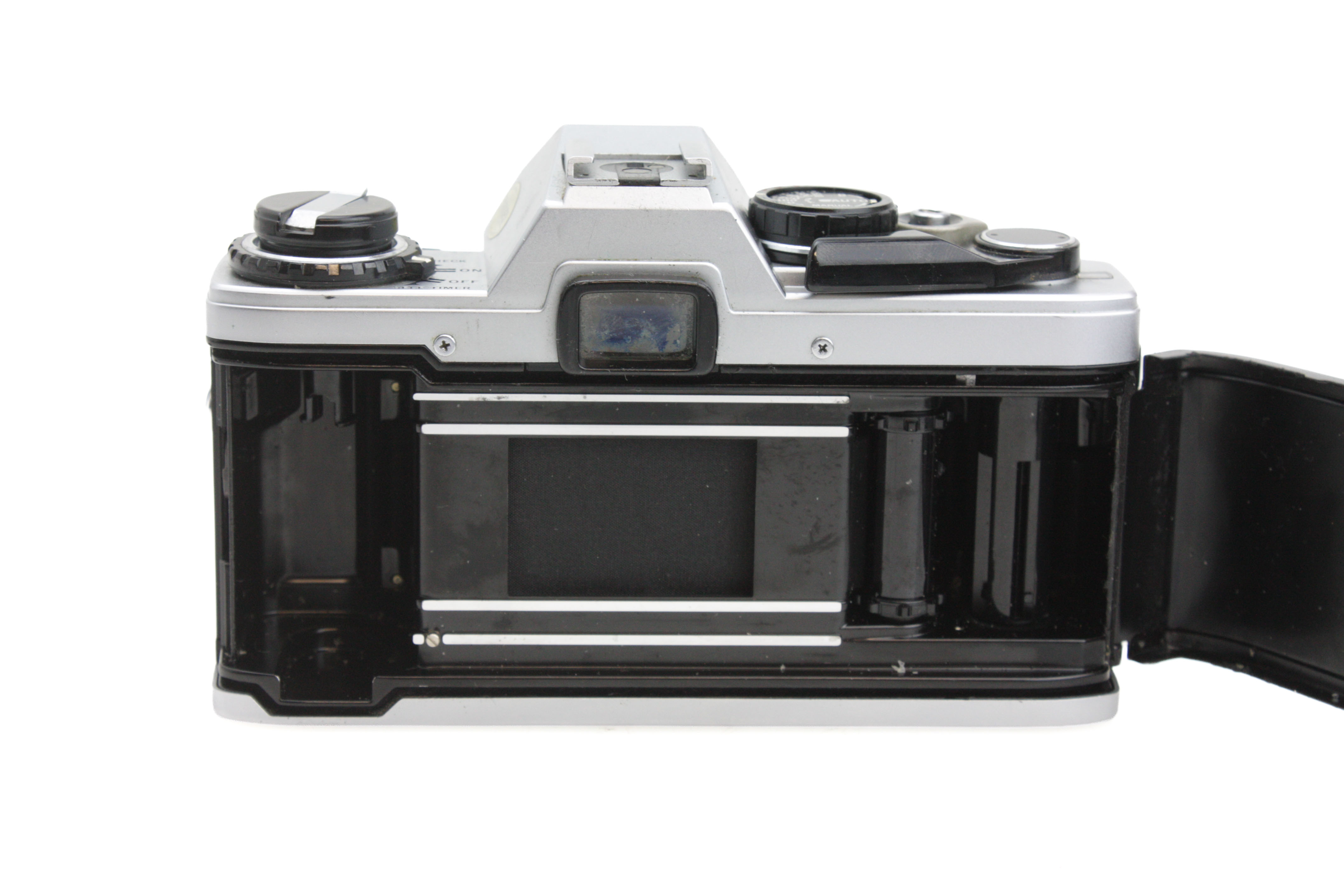 Olympus OM10 35mm Film SLR Camera with 50mm f/1.8 lens - New Seals! - Image 15