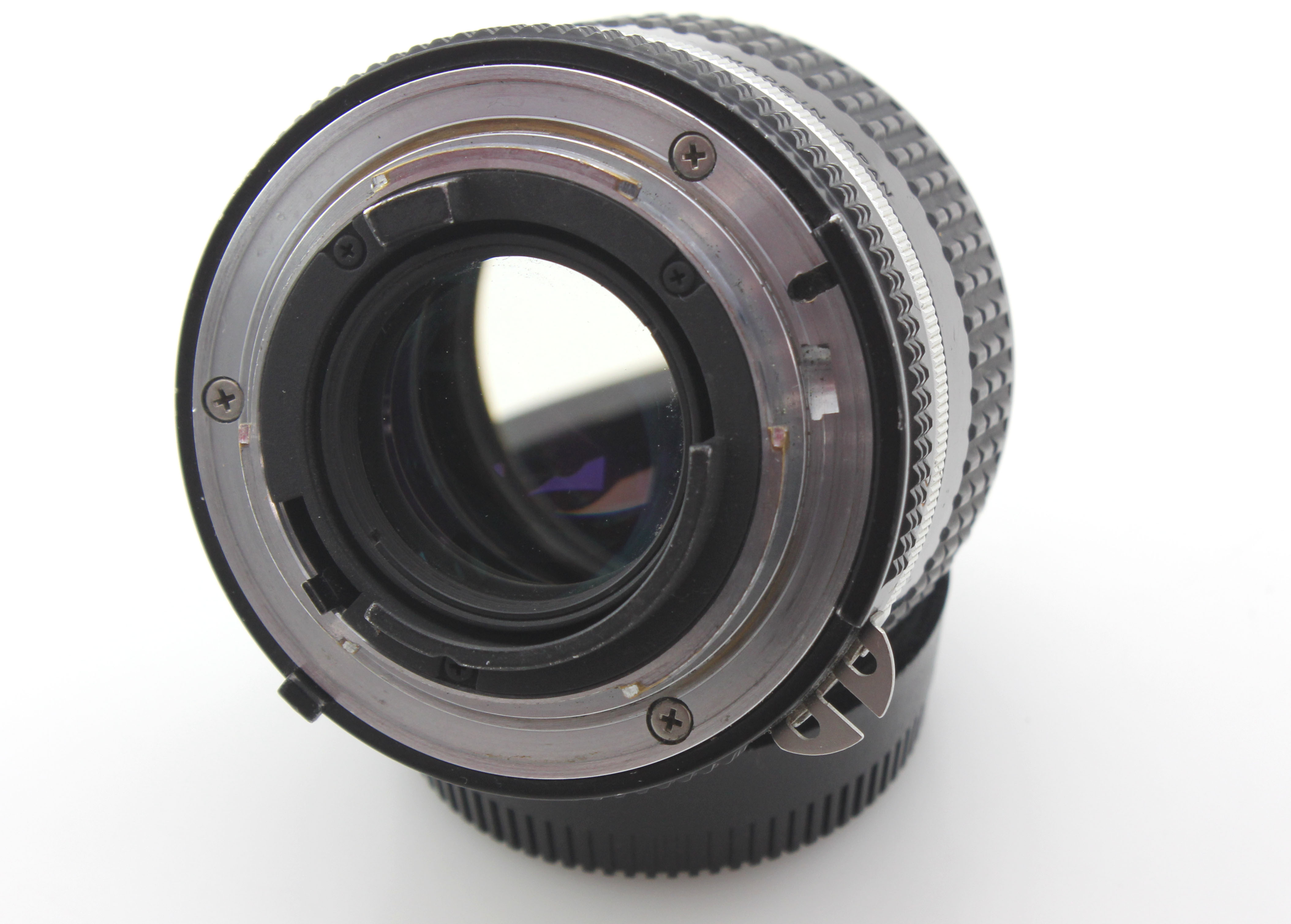 Nikkor Nikon 85mm f2 AI-S Portrait Telephoto Prime Lens for Nikon SLR Cameras - Image 4