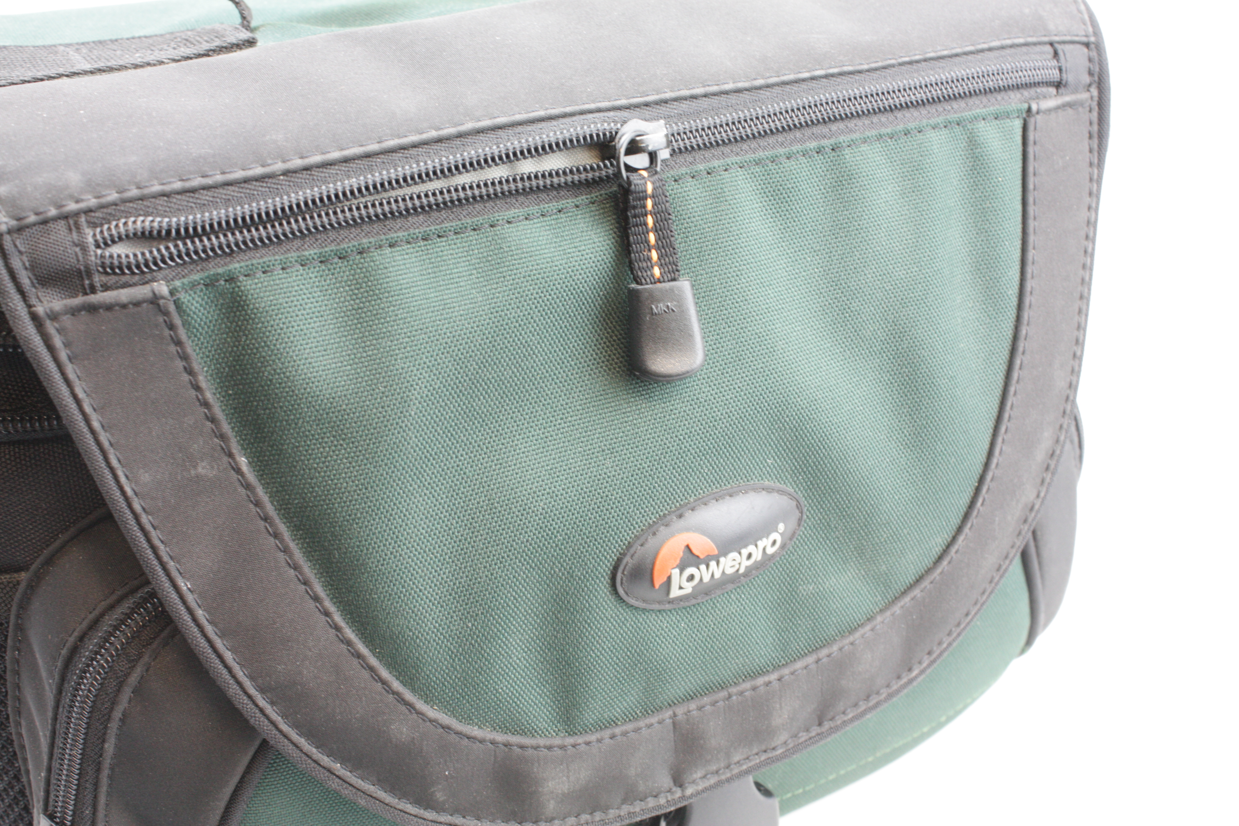 Lowepro Nova 4 AW Shoulder/Carry Bag for DSLR, Mirrorless & Film Camera - Image 7