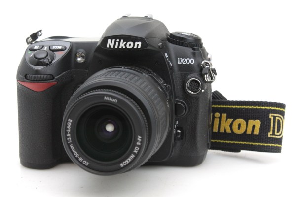 Nikon D200 10.2 Megapixel DSLR Camera, with AF-S Nikkor 18-55mm f/3.5-5.6 Zoom Lens - Low Shutter