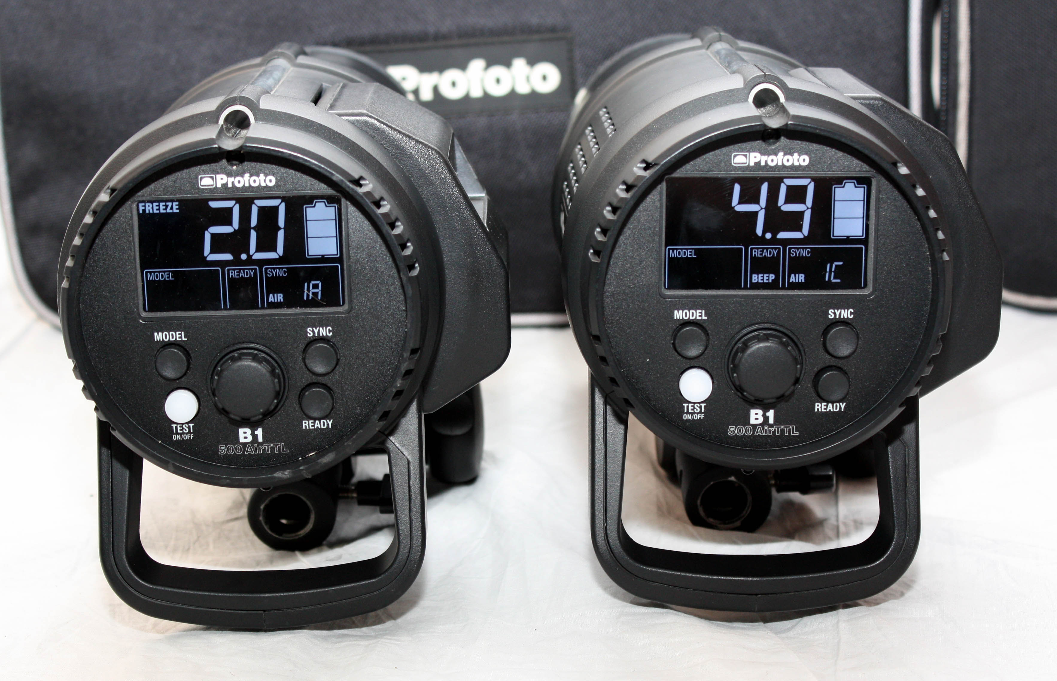 Profoto B1 500 AirTTL Location Set - 2x Heads, Charger, Batteries, Cases - Image 3