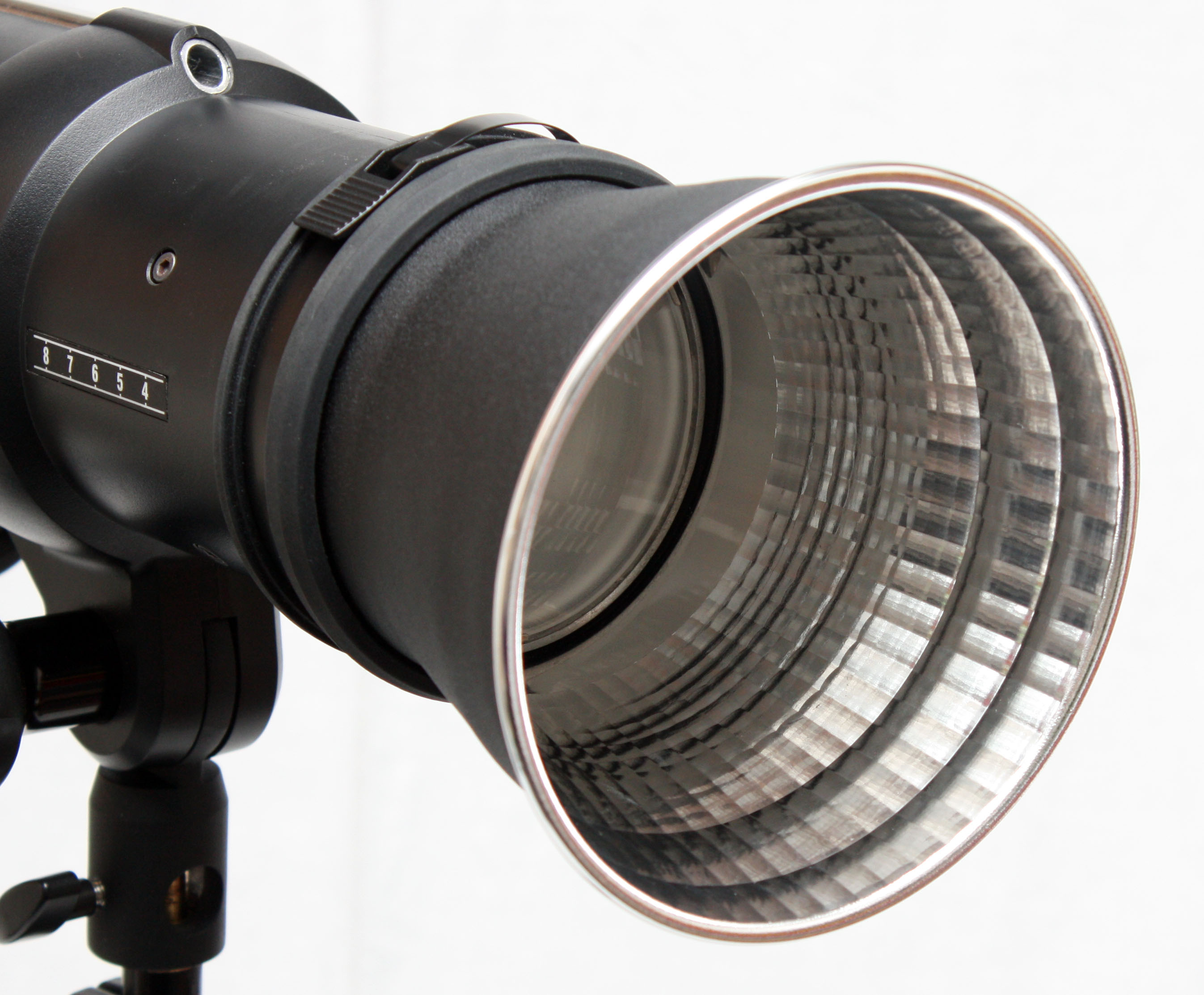 Profoto OCF Zoom Reflector with Pouch - Excellent Condition - Image 3