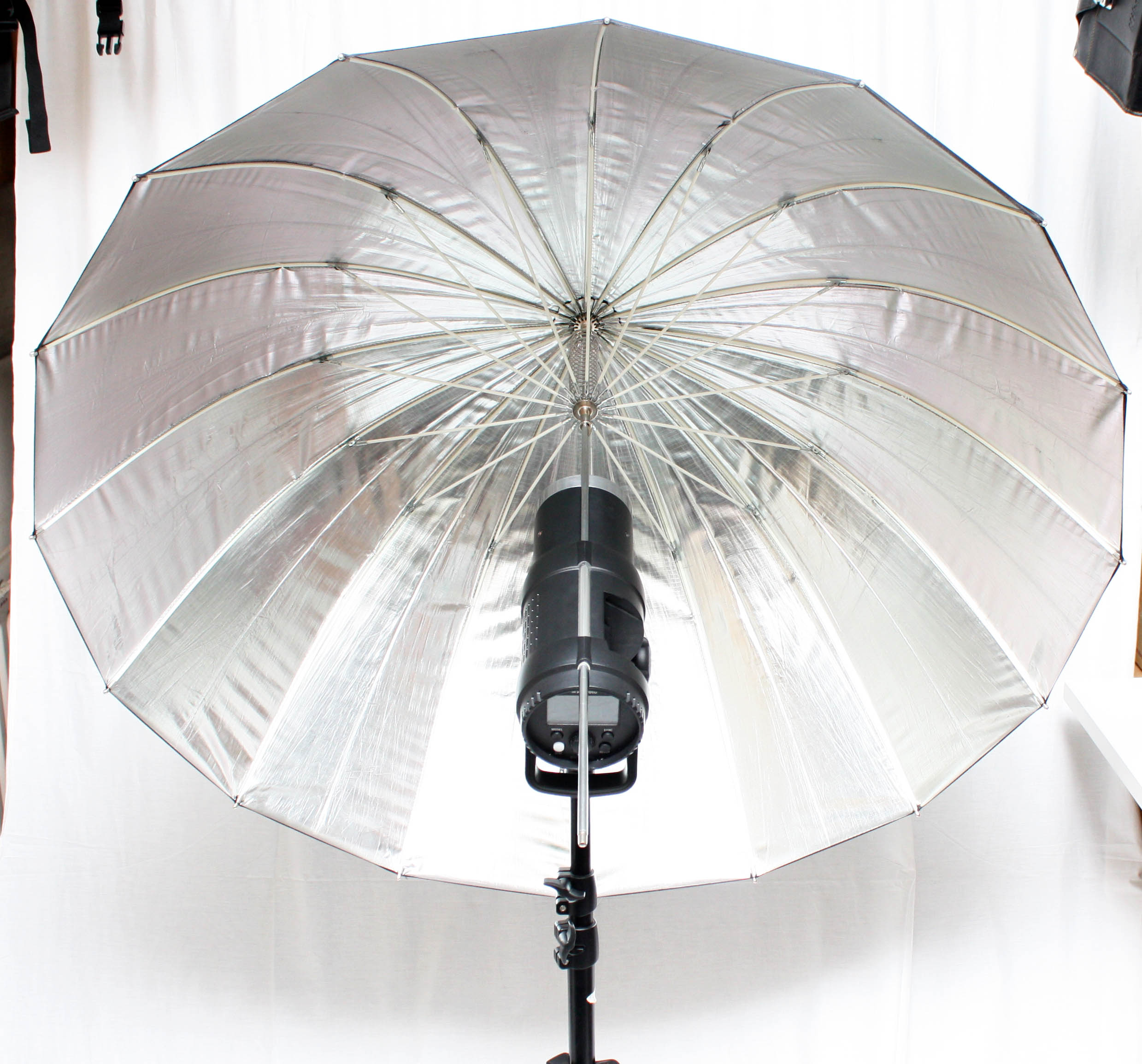 Profoto Professional Lighting Umbrella - Deep Silver M 105cm 41" - Image 3