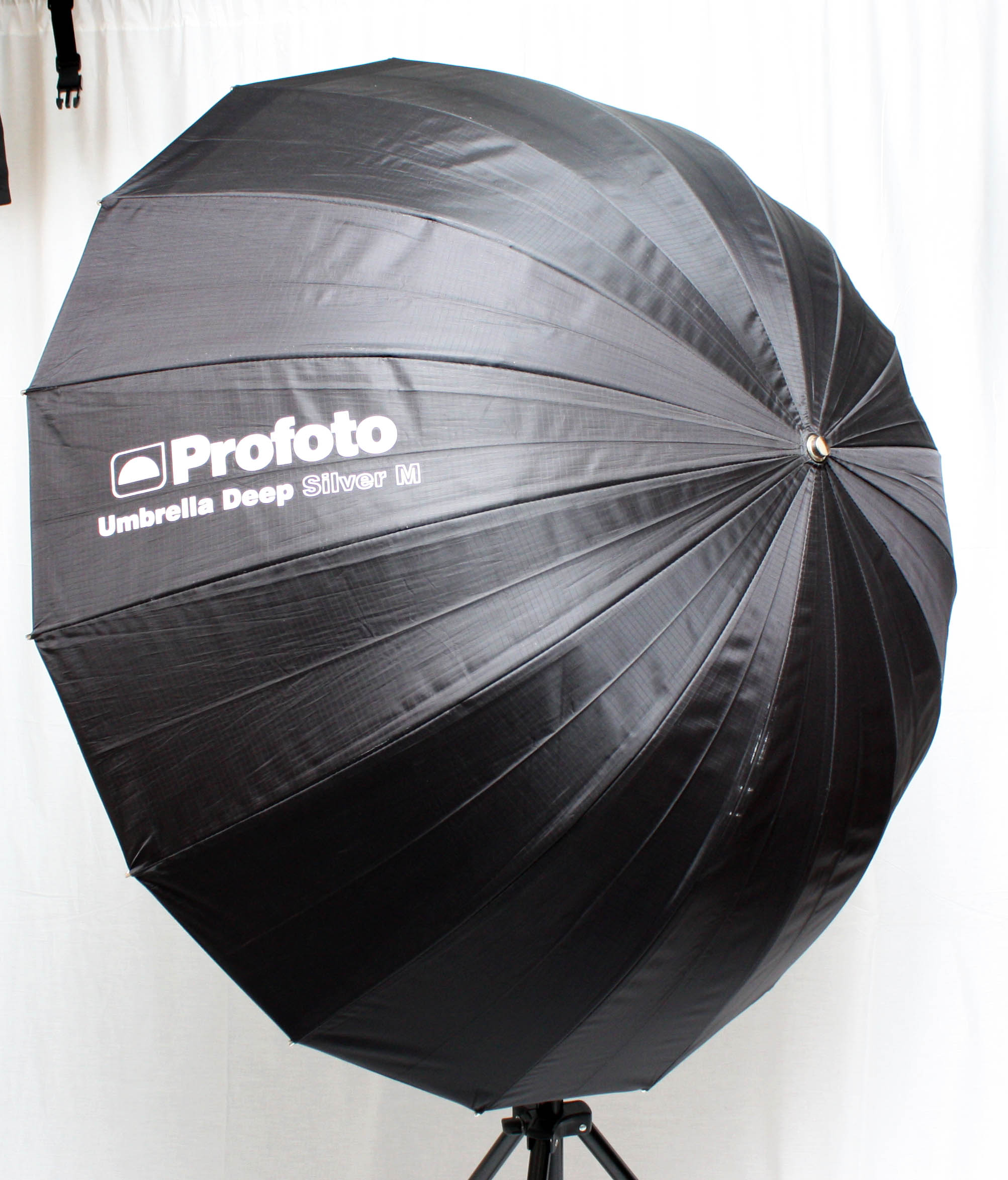 Profoto Professional Lighting Umbrella - Deep Silver M 105cm 41" - Image 4