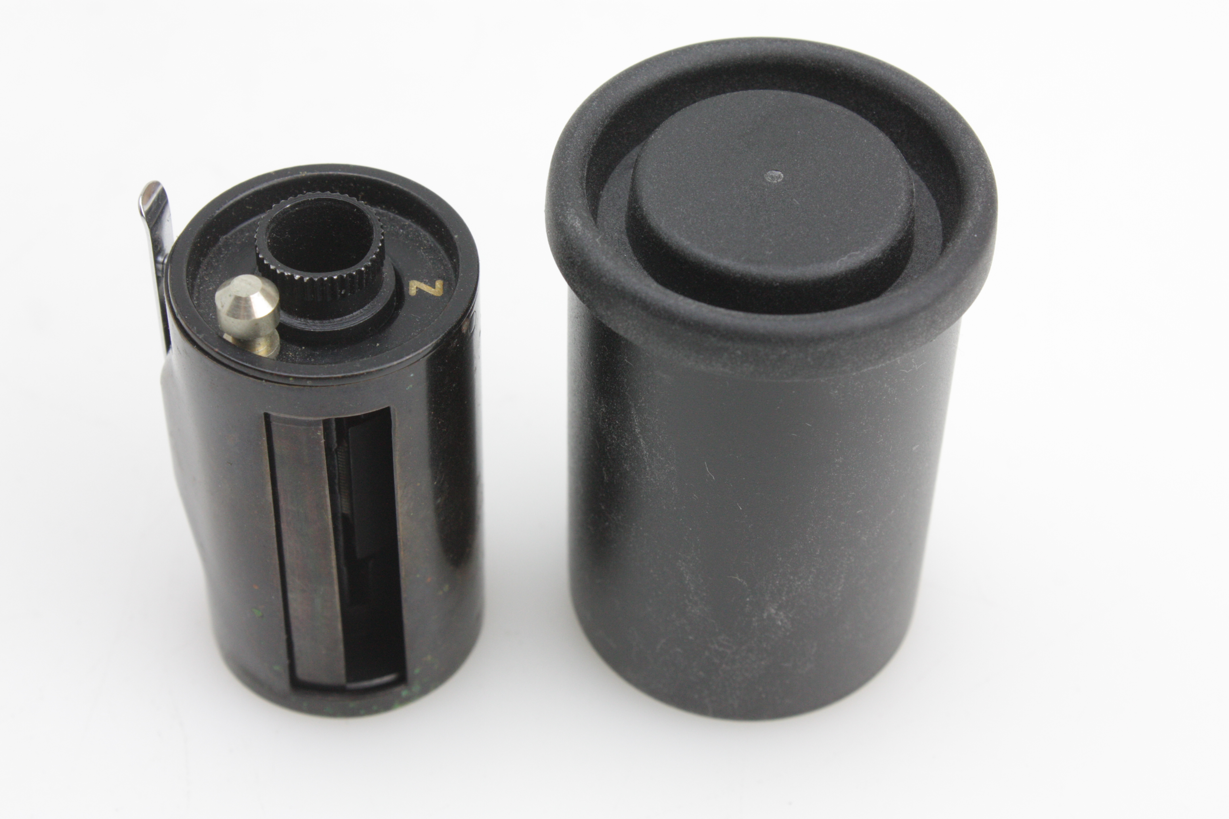 1x Leitz Reloadable Film Cassette for Leica-M cameras - IXMOO - Image 2