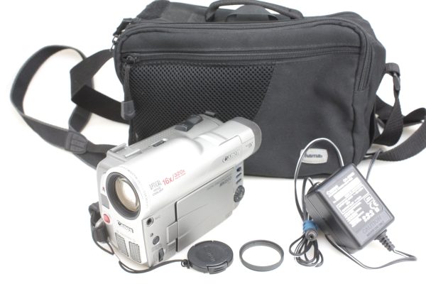Canon MV200 Mini DV tape format Handycam Movie Video Camcorder PAL