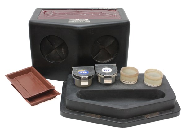 Insta-Veloper Portable Darkroom for X-Ray Film / Large Format Orthochromatic