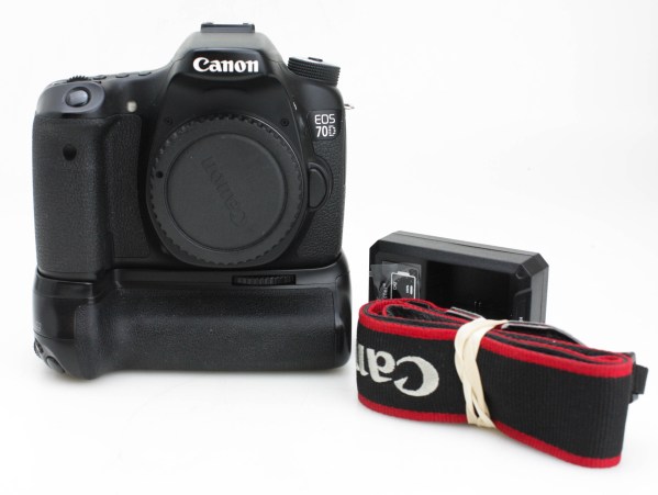 Canon EOS 70D - 20.2MP APS-C Digital Camera Body+ Grip