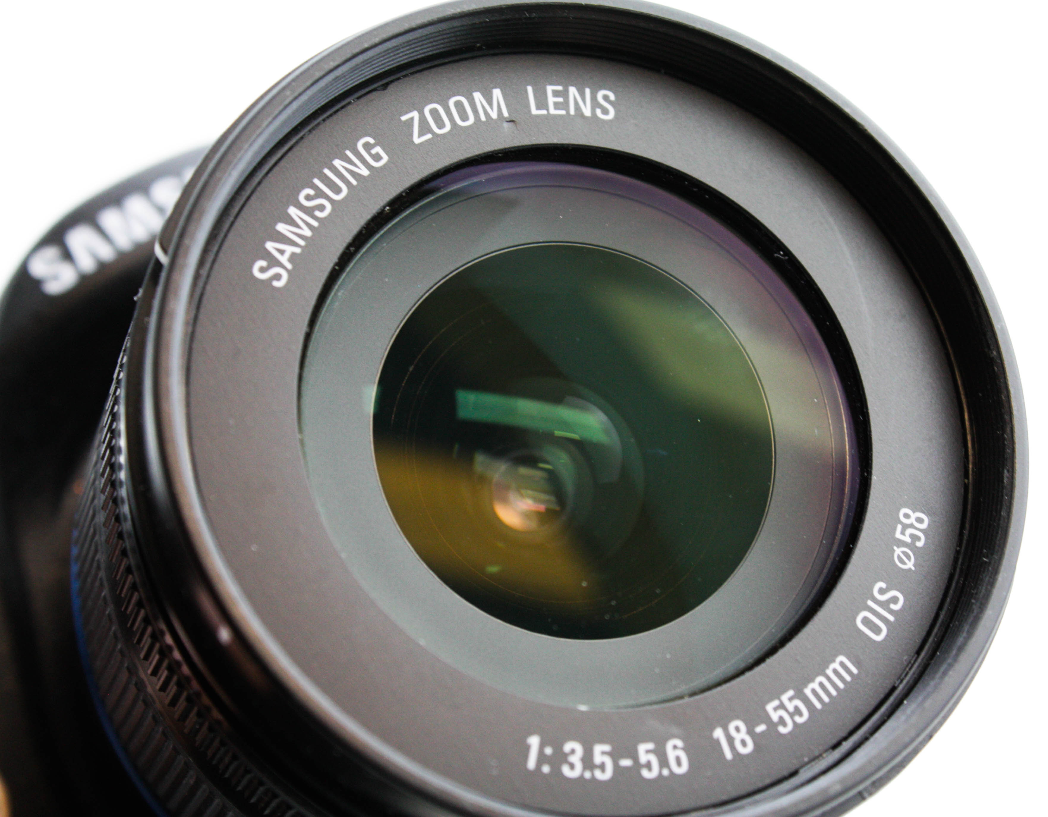 Samsung NX5 14.6MP Mirrorless Camera, with 18-55mm & 50-200mm Lenses - Image 4