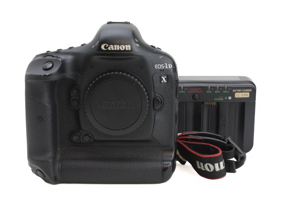 Canon EOS-1DX Professional Full Frame Digital Camera - Body Only