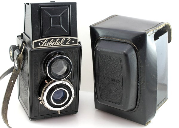 Lubitel 2 Medium Format 6x6 120 Film TLR Camera - with case