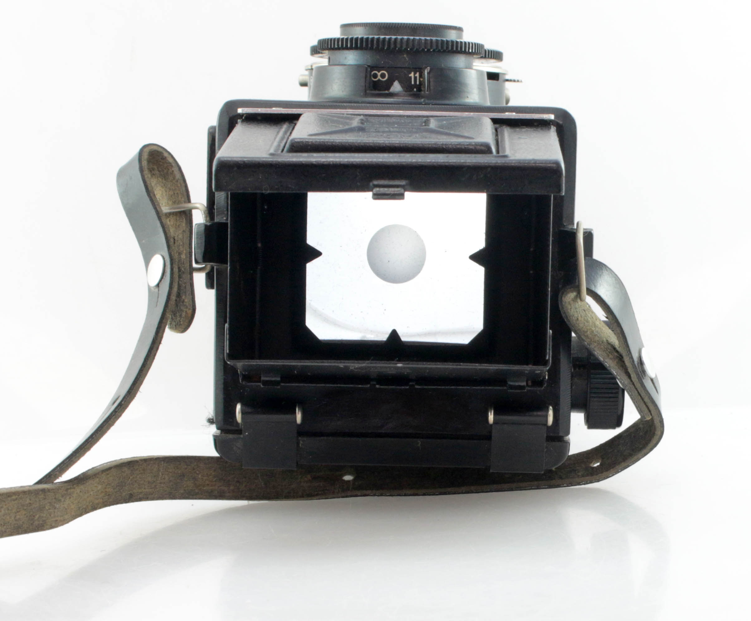 Lubitel 2 Medium Format 6x6 120 Film TLR Camera - with case - Image 5