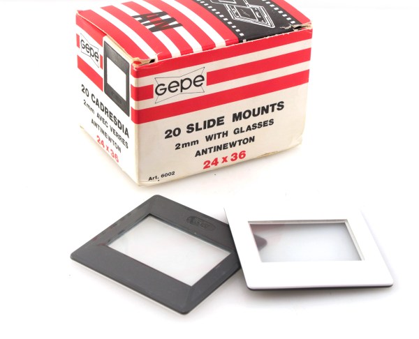 GePe 20x 35mm Slide Mounts AN Glass Art.6002