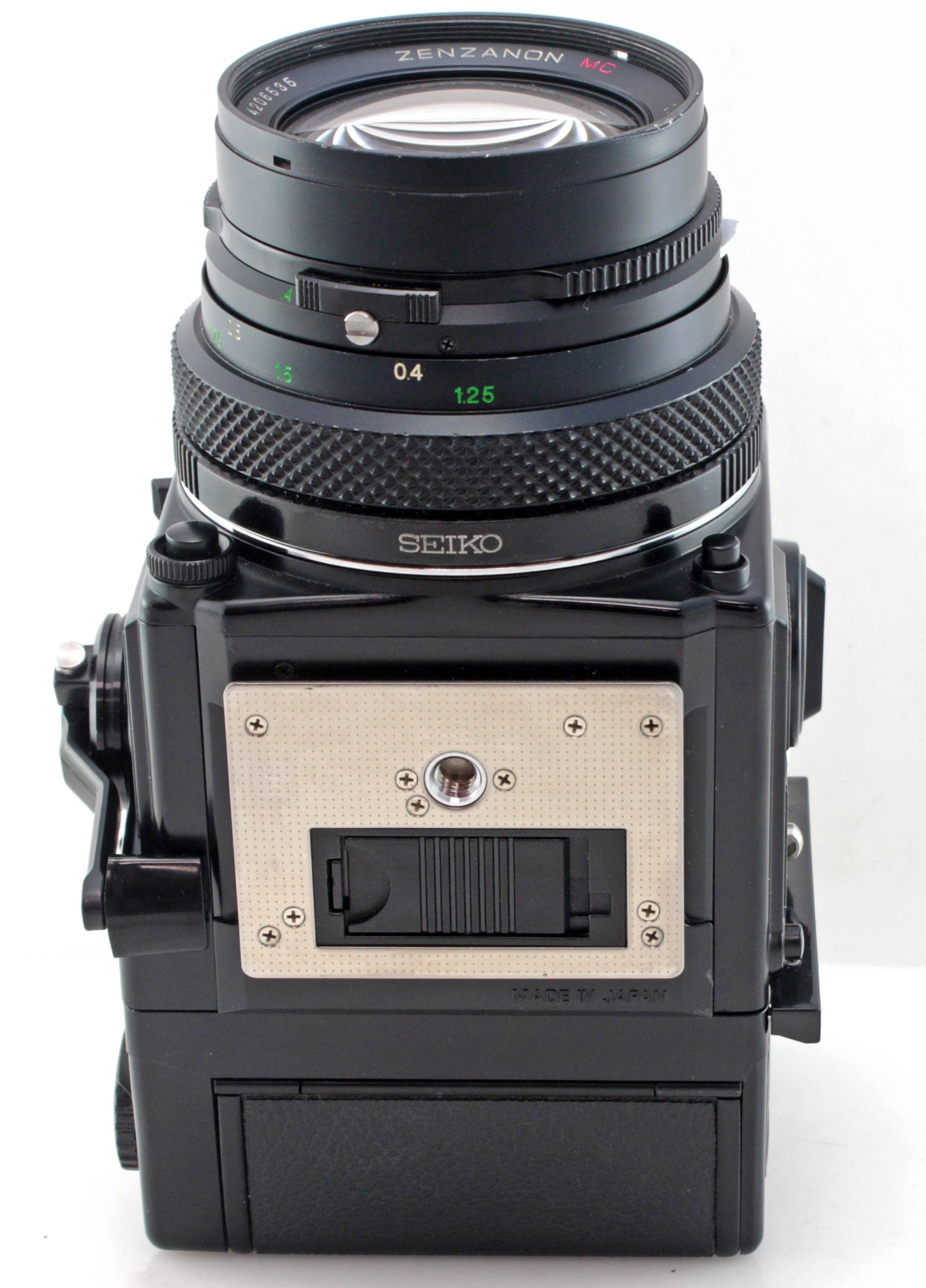 Bronica ETRSi 6x4.5 Medium Format Camera w/ AEII Prism finder + Zenzanon 40mm f4 Wide Angle Lens - Image 9