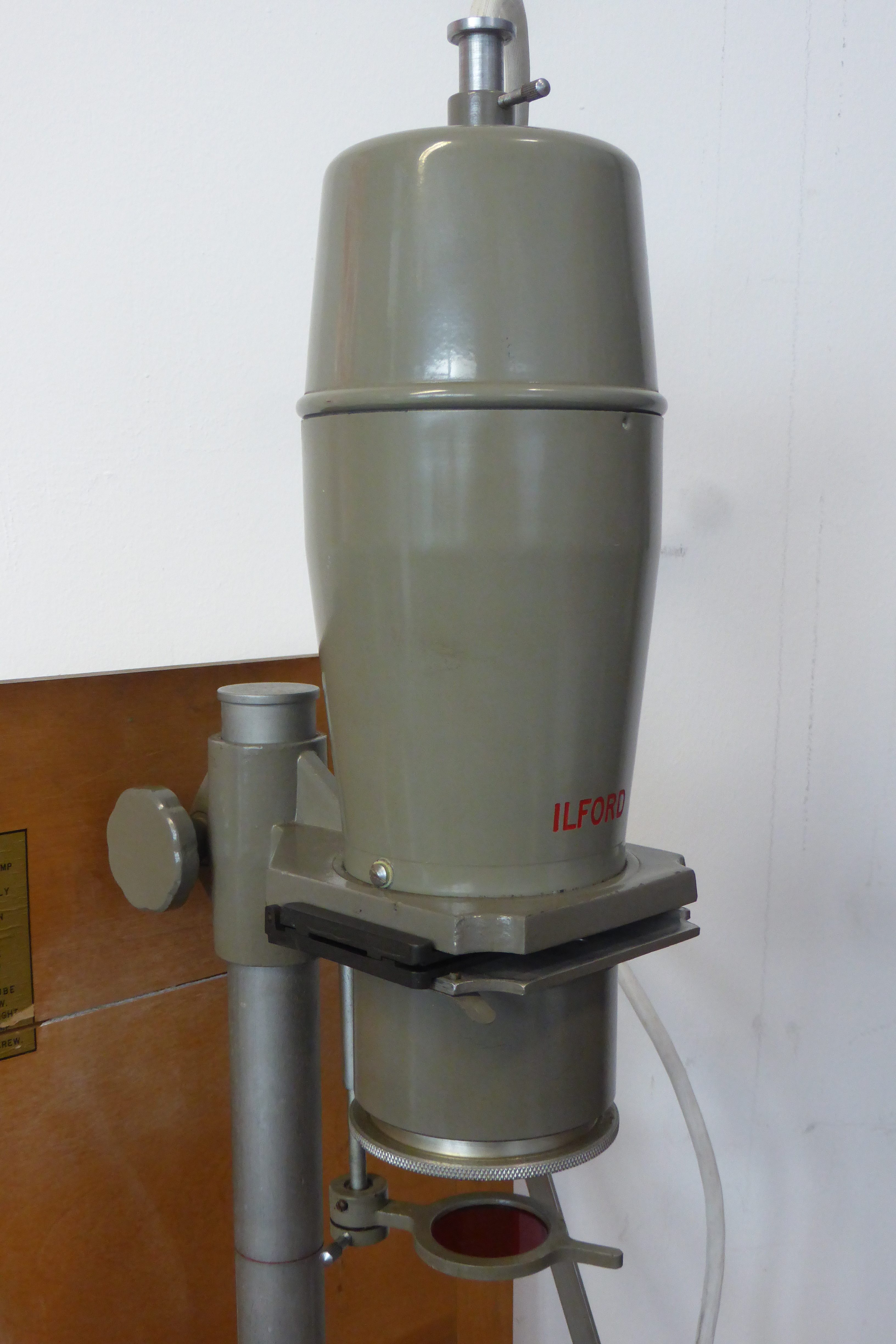Restored ILFORD Portable 35mm Enlarger (MPP) Ross 50mm lens & Frame - Image 3