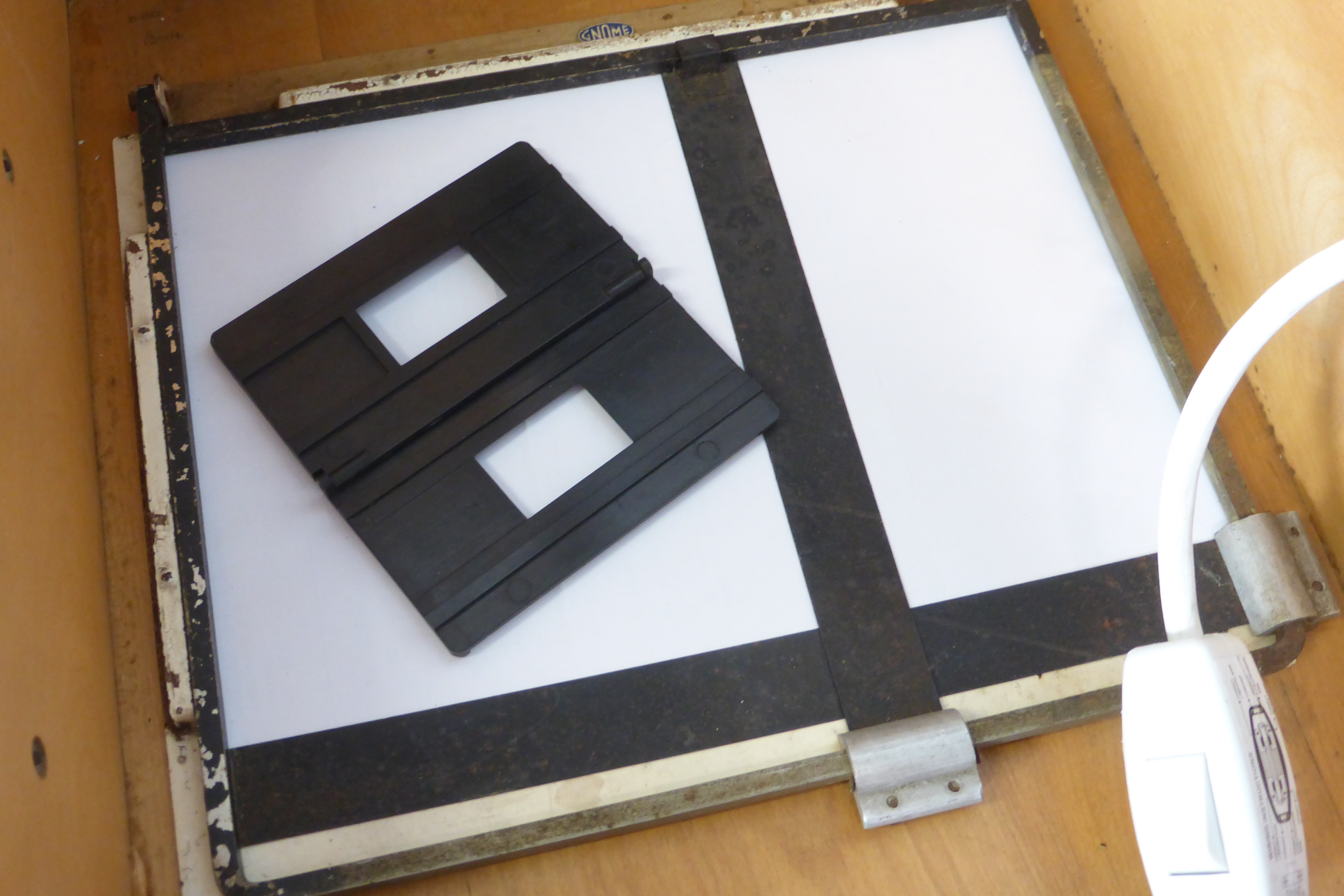 Restored ILFORD Portable 35mm Enlarger (MPP) Ross 50mm lens & Frame - Image 4